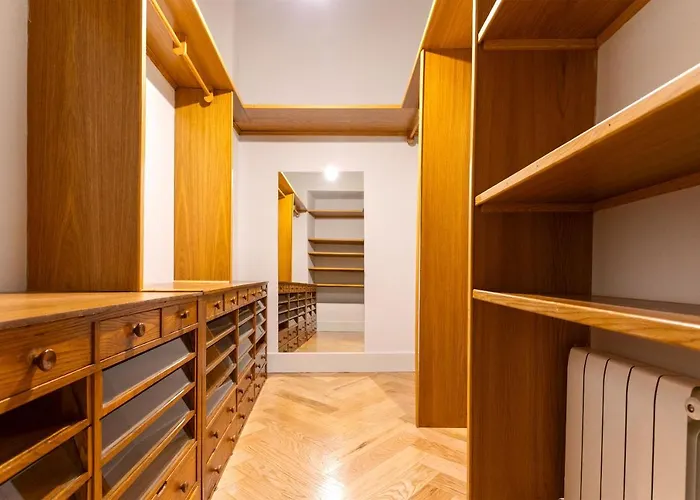 Genteel Home Palacio Abades